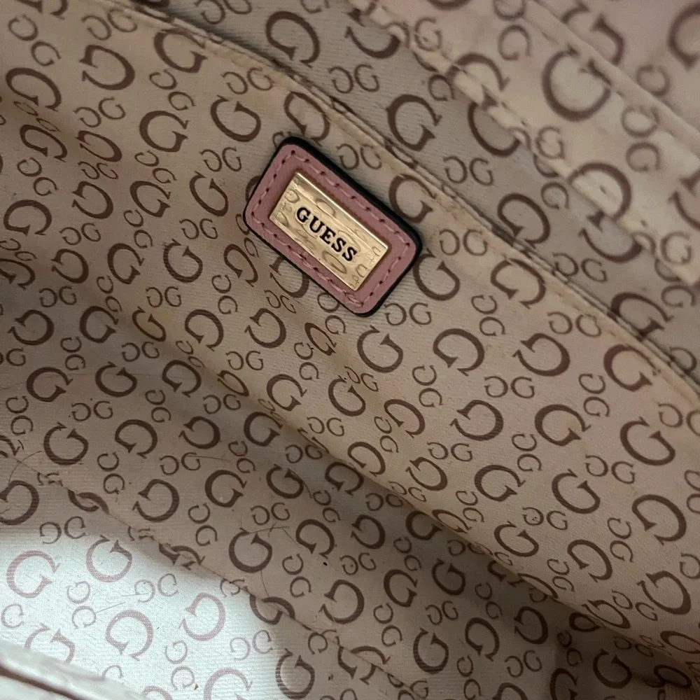 Guess Pink Shoulder Bag with Gold Chain Accent - Picture 3 of 5